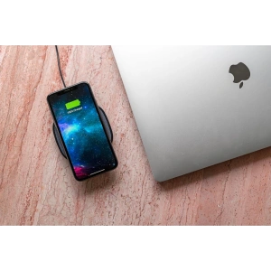 Kup Ładowarka bezprzewodowa Mophie Wireless Charging Pad Fast Charge 15W (czarna) - MPH039BLK - {ean13} - Sklep Home Screen