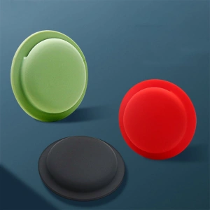 Kup Etui z silikonu Loco Dot Silicone Sticker Apple AirTag Black - LOC010BLK - {ean13} - Sklep Home Screen
