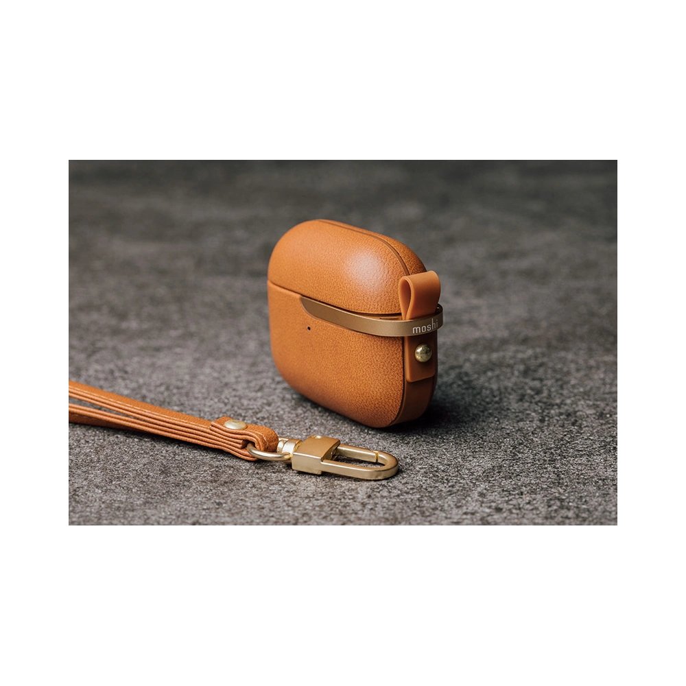 Etui Moshi Pebbo Luxe Apple AirPods 3 z odpinanym paskiem na rękę (Caramel Brown)