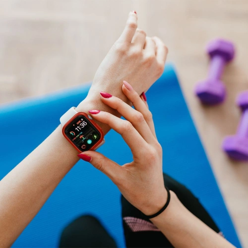 Kup Etui Spigen Thin Fit Apple Watch 7/8 (45mm) Fémes Piros - SPN2065RED - {ean13} - Sklep Home Screen