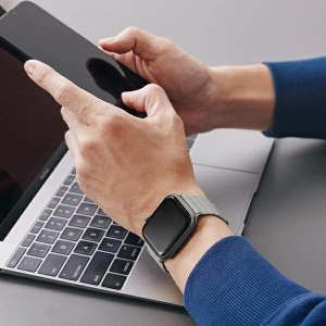 Pasek UNIQ Revix Apple Watch 4/5/6/7/SE/8/9/10 40/41/42mm Reversible Magnetic biały-niebieski/white-blue