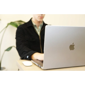 Kup Etui Moshi iGlaze Hardshell Apple MacBook Pro 16 2021-2023 (Stealth Clear) - MOSH225STECL - {ean13} - Sklep Home Screen