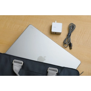 Kup Etui Moshi iGlaze Hardshell Apple MacBook Pro 14 2021-2023 (Stealth Clear) - MOSH226STECL - {ean13} - Sklep Home Screen