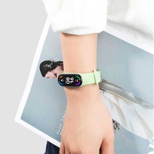 Kup Pasek Tech-Protect Iconband Xiaomi Mi Band 5/6/6 NFC/7 Červený - THP1082RED - {ean13} - Sklep Home Screen