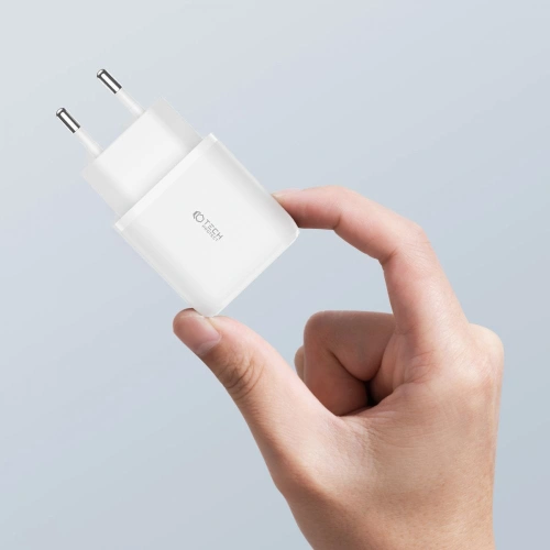 Kup Ładowarka sieciowa Tech-Protect C20W 2-port Network Charger PD 20W QC 3.0 White - THP1169WHT - {ean13} - Sklep Home Screen