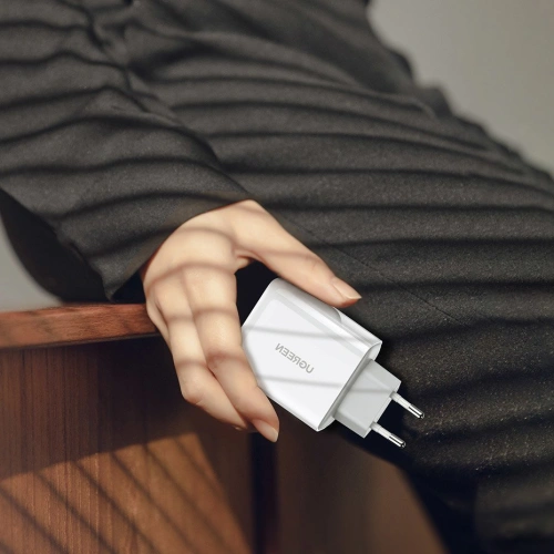 Kup UGREEN CD170 USB-A/USB-C 36W QC 4.0 PD fehér hálózati töltő - UGR1333WHT - {ean13} - Sklep Home Screen