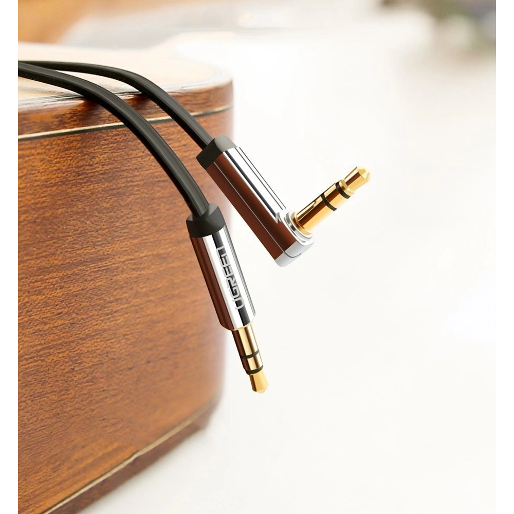 Kątowy płaski kabel UGREEN AV119 audio AUX 3,5mm mini jack 0,5m czarny