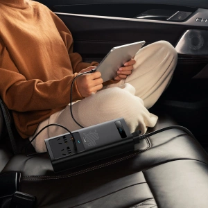 Automobilní měnič Baseus IGBT 300W 220V (zásuvka CN/EU) černý