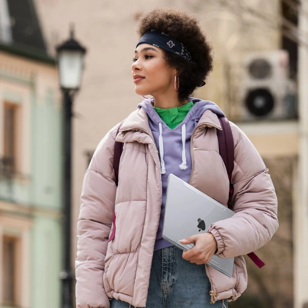 Etui Spigen Thin Fit Apple MacBook Pro 16 2021-2023 Crystal Clear