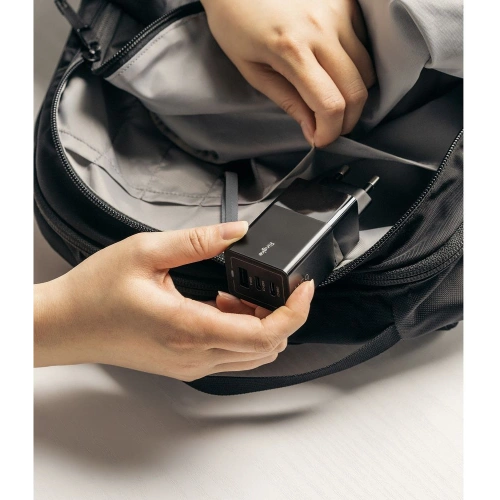 Kup Încărcătorul de rețea Ringke Charger GaN 3-port 65W Negru - RGK1641BLK - {ean13} - Sklep Home Screen