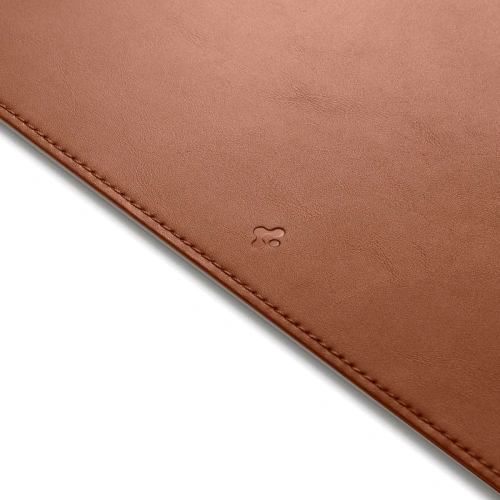 Kup Podkładka pod mysz Spigen LD302 Desk Pad 90x40cm Brown - SPN2323 - {ean13} - Sklep Home Screen