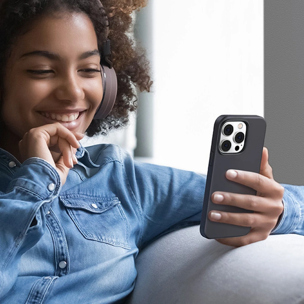 Etui UGREEN LP627 Silky Silicone Protective Case Apple iPhone 14 Pro czarny