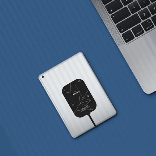 Kup Încărcător wireless Nillkin PowerHold Mini Wireless Charging Stand 15W argintiu - NLK610 - {ean13} - Sklep Home Screen