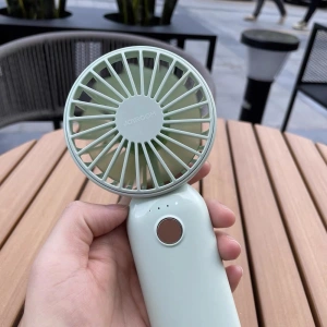 Kup Přenosný ventilátor Joyroom Muxia zelený (JR-CY360-green) - JYR404 - {ean13} - Sklep Home Screen