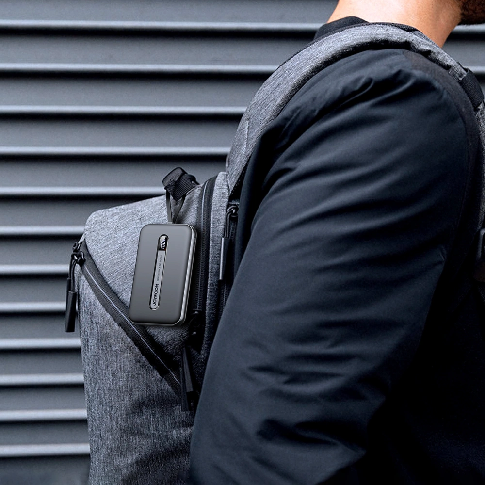 Powerbank Joyroom 20W 10000mAh PD QC 3.0 z wbudowanym kablem Lightning czarny (JR-L001-lightning)