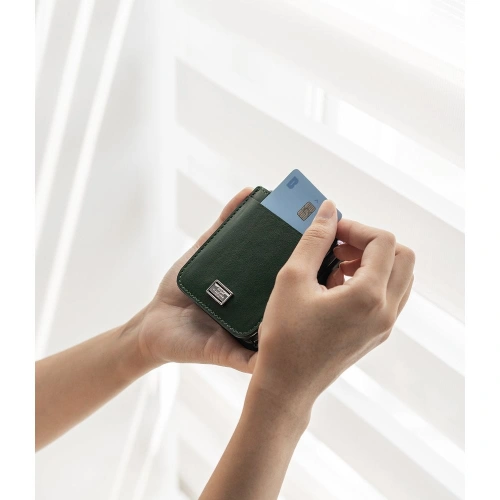 Kup Case Ringke Signature Folio Samsung Galaxy Z Flip 4 Dunkelgrün - RGK1717 - {ean13} - Sklep Home Screen