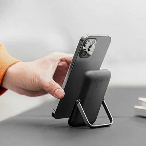 Kup Powerbank UNIQ Hoveo 5000mAh USB-C 20W PD Gyors töltés Vezeték nélküli Magnetic szürke/charcoal grey - UNIQ846 - {ean13} - Sklep Home Screen