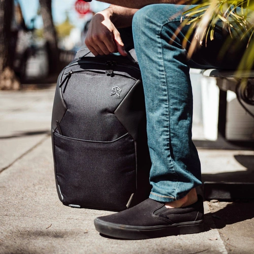 Kup Plecak STM Myth Backpack 18L na laptop 15-16 palců (černá) - STM22 - {ean13} - Sklep Home Screen