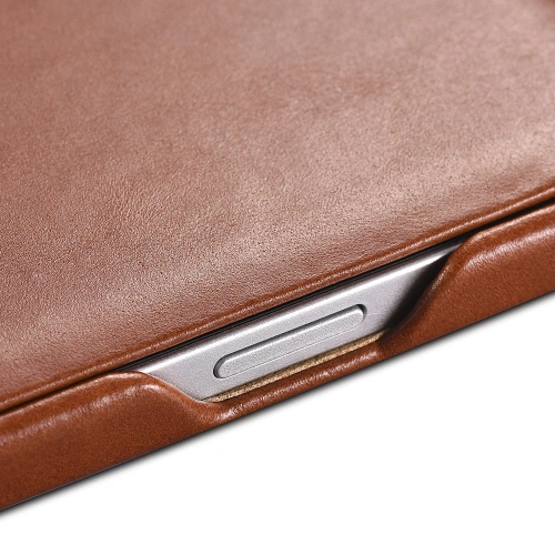 Kup Etui iCarer Curved Edge Vintage Folio Apple iPhone 13 Pro brązowy - ICR286 - {ean13} - Sklep Home Screen