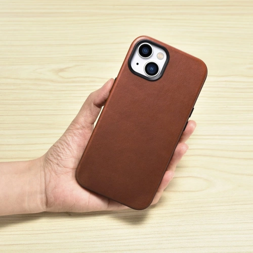 Kup Etui iCarer Oil Wax Premium Leather MagSafe Apple iPhone 14 brązowy - ICR325 - {ean13} - Sklep Home Screen