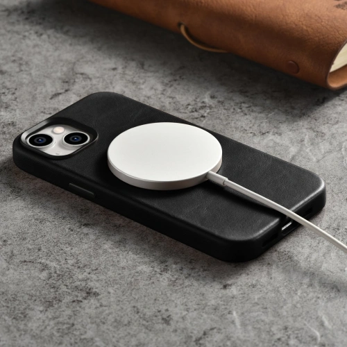 Kup Etui iCarer Oil Wax Premium Leather MagSafe Apple iPhone 14 Plus / 15 Plus czarny - ICR333 - {ean13} - Sklep Home Screen