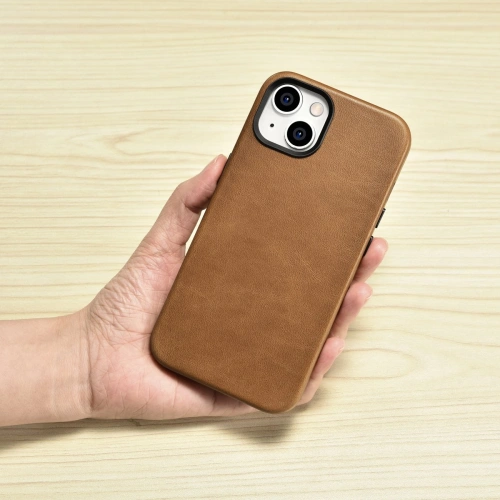 Kup Etui iCarer Oil Wax Premium Leather MagSafe Apple iPhone 14 Plus / 15 Plus jasnobrązowy - ICR334 - {ean13} - Sklep Home Screen
