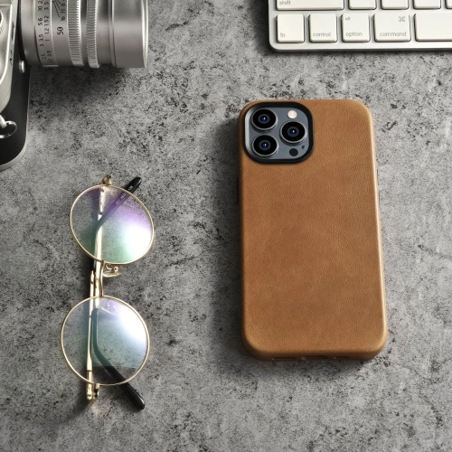 Kup Etui iCarer Oil Wax Premium Leather MagSafe Apple iPhone 14 Pro Max světle hnědý - ICR339 - {ean13} - Sklep Home Screen