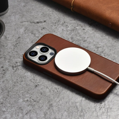 Kup Etui iCarer Oil Wax Premium Leather MagSafe Apple iPhone 14 Pro Max hnědá - ICR340 - {ean13} - Sklep Home Screen