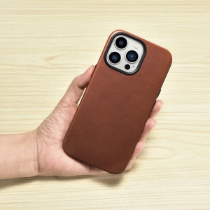 Kup Etui iCarer Oil Wax Premium Leather MagSafe Apple iPhone 14 Pro Max hnědá - ICR340 - {ean13} - Sklep Home Screen