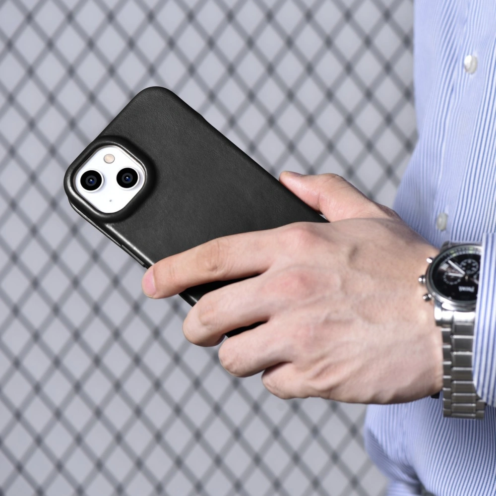 Etui iCarer CE Oil Wax Premium Leather Folio MagSafe Apple iPhone 14 Plus / 15 Plus czarny