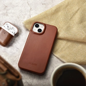 Kup Etui iCarer CE Oil Wax Premium Leather Folio MagSafe Apple iPhone 14 Plus / 15 Plus hnědá - ICR390 - {ean13} - Sklep Home Screen