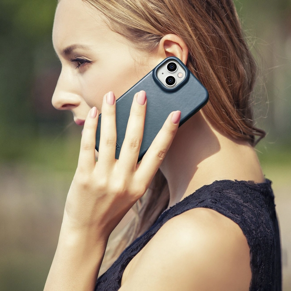 Etui iCarer CE Oil Wax Premium Leather Folio MagSafe Apple iPhone 14 Plus / 15 Plus niebieski