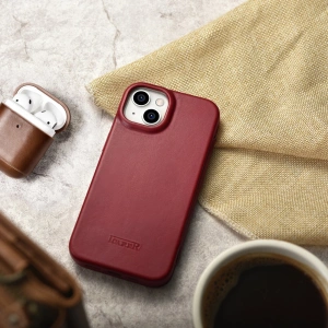 Kup Etui iCarer CE Oil Wax Premium Leather Folio MagSafe Apple iPhone 14 Plus / 15 Plus červené - ICR392 - {ean13} - Sklep Home Screen