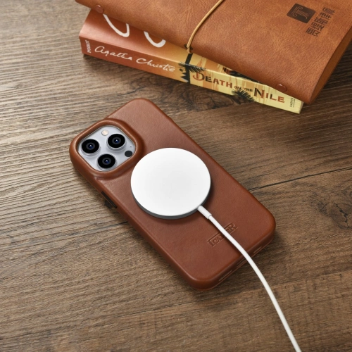 Kup Etui iCarer CE Oil Wax Premium Leather Folio MagSafe Apple iPhone 14 Pro Max hnědá - ICR394 - {ean13} - Sklep Home Screen