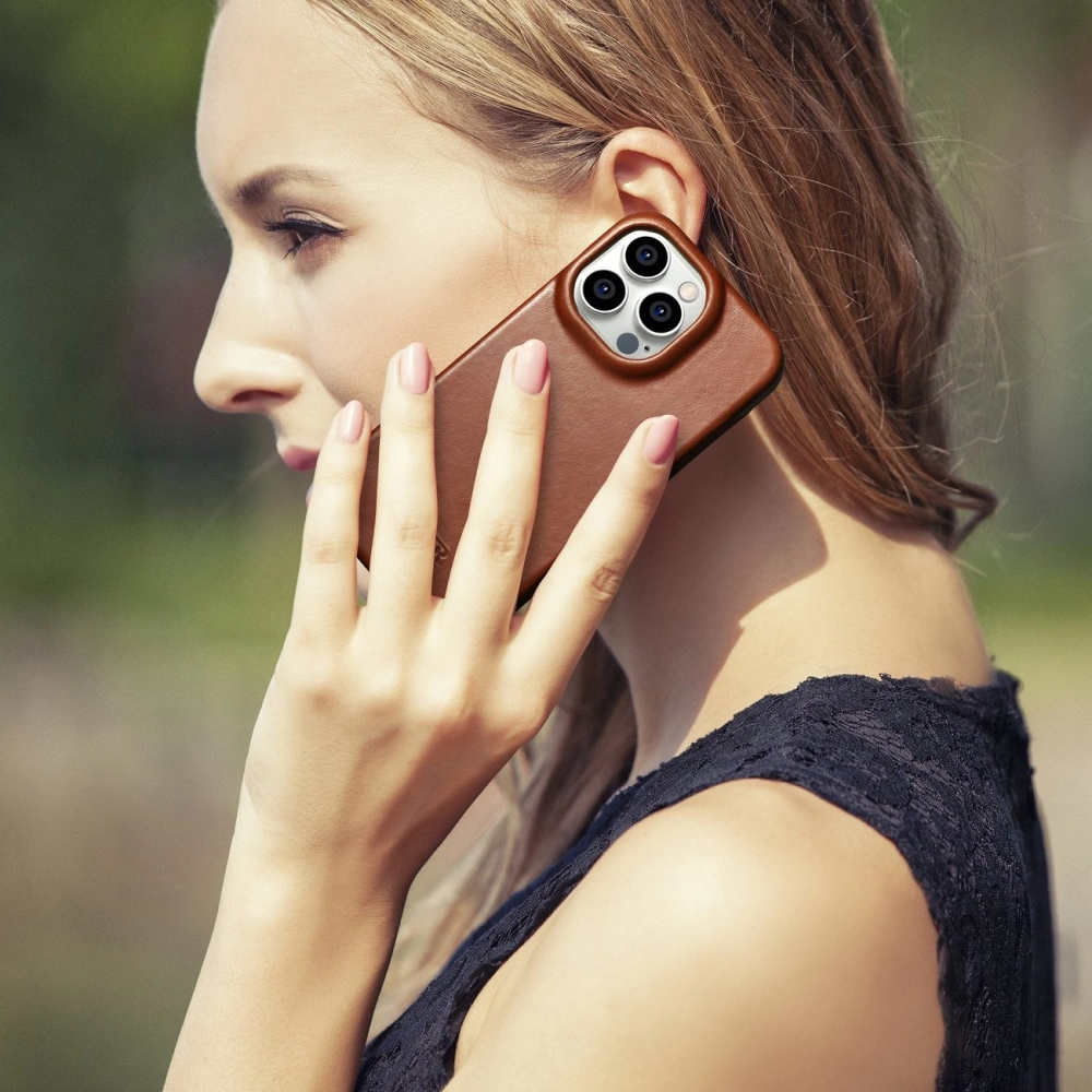 Etui iCarer CE Oil Wax Premium Leather Folio MagSafe Apple iPhone 14 Pro Max brązowy