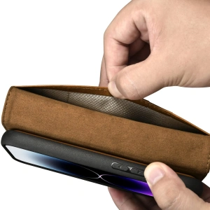 Kup Etui iCarer Oil Wax Wallet Anti-RFID 2in1 Apple iPhone 14 Pro Max jasně hnědý - ICR452 - {ean13} - Sklep Home Screen