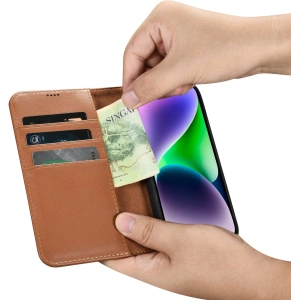 Kup Etui iCarer Wallet Anti-RFID 2in1 Apple iPhone 14 Plus / 15 Plus hnědé - ICR466 - {ean13} - Sklep Home Screen