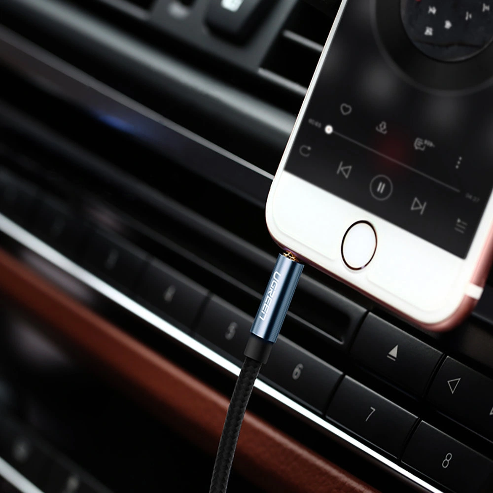 Kabel audio kątowy UGREEN AV112 AUX 2x mini jack 3,5mm 1m niebieski