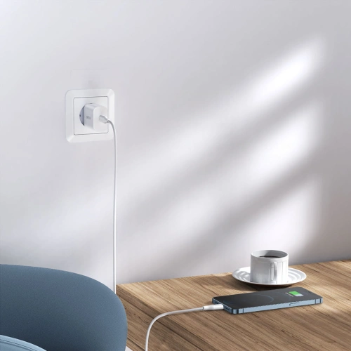 Kup Ładowarka sieciowa Choetech Q5004-V2-EU-CLWH USB-C 20W PD 3A + kabel USB-C/Lightning MFI 1,2m biały - CHT114 - {ean13} - Sklep Home Screen