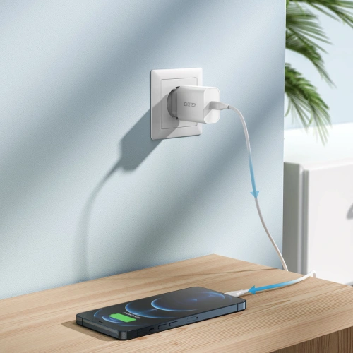 Kup Ładowarka sieciowa Choetech Q5004-V2-EU-CLWH USB-C 20W PD 3A + kabel USB-C/Lightning MFI 1,2m biały - CHT114 - {ean13} - Sklep Home Screen