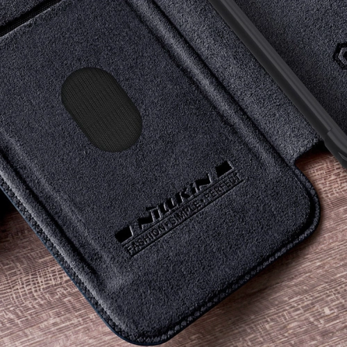 Kup Etui z klapką Nillkin Qin Leather Pro z osłoną aparatu Apple iPhone 15 Pro Max fekete - NLK1175 - {ean13} - Sklep Home Screen