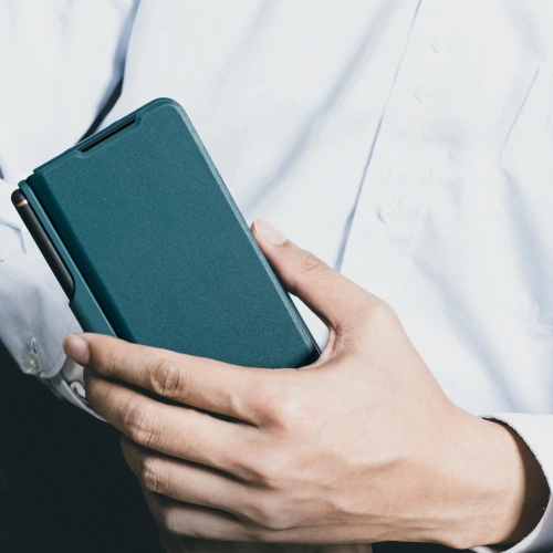 Kup Etui z klapką Nillkin Qin Leather Pro z osłoną aparatu Samsung Galaxy Z Fold 5 złote - NLK1183 - {ean13} - Sklep Home Screen