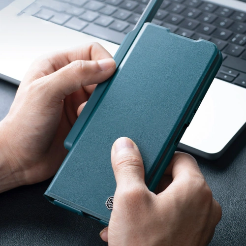 Kup Etui z klapką Nillkin Qin Leather Pro z osłoną aparatu Samsung Galaxy Z Fold 5 złote - NLK1183 - {ean13} - Sklep Home Screen