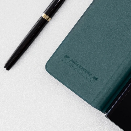 Kup Etui z klapką Nillkin Qin Leather Pro z osłoną aparatu Samsung Galaxy Z Fold 5 złote - NLK1183 - {ean13} - Sklep Home Screen