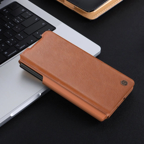Kup Etui z klapką Nillkin Qin Leather Pro z osłoną aparatu Samsung Galaxy Z Fold 5 złote - NLK1183 - {ean13} - Sklep Home Screen