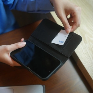 Buy Moshi Overture MagSafe 3in1 Apple iPhone 15 (Midnight Black) - MOSH312 - {ean13} - Home Screen Store Europe