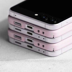 Buy Ringke Slim Magnetic Samsung Galaxy Z Flip5 Strawberry - RGK1894 - {ean13} - Home Screen Store Europe