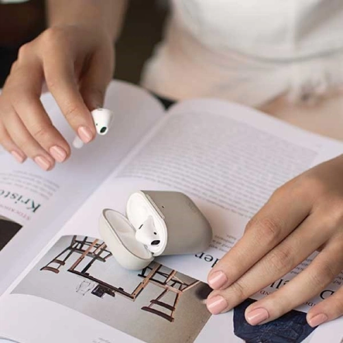 Kup Etui UNIQ Lino pentru AirPods 1/2 gen. Silicon verde măsliniu. - UNIQ67GREEN - {ean13} - Sklep Home Screen