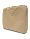 Kup Torba Guess Sleeve GUCS14ZPGSTEGD 14" Triangle 4G arany/sötét arany - GUE3362 - {ean13} - Sklep Home Screen