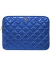Torba Guess Sleeve GUCS14ZPSQSSGB 14" matlasată 4G albastră/blue